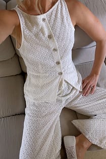 Anglaise-Weste mit Knopfdetail