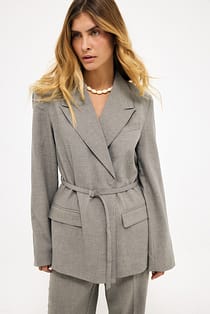 Vanlig blazer med belte