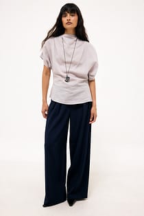 weite Anzughose mit hoher Taille