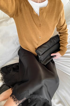 Black Falda midi de satén asimétrica con encaje
