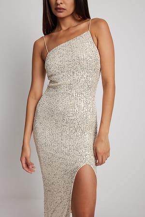 Asymmetrisk kjole med pailletter