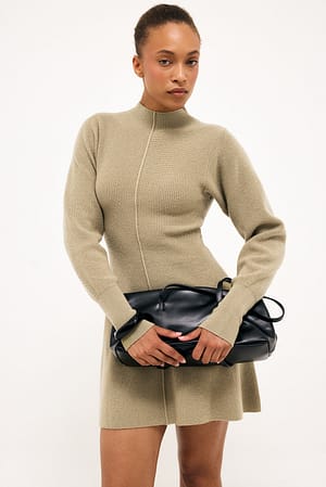 Light Green Ballonärmel Strick-Turtleneck-Kleid