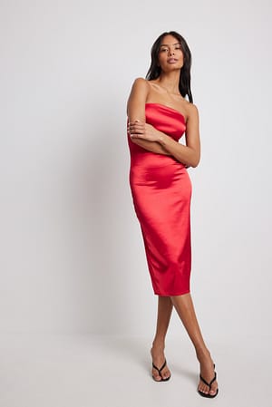 Bandeau-midiklänning