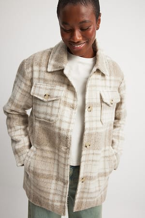 Genanvendt, børstet, ternet jakke med en brystlomme