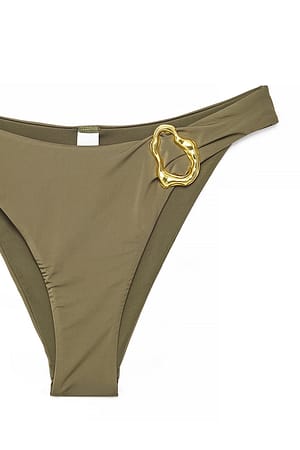 Image 3 of 4