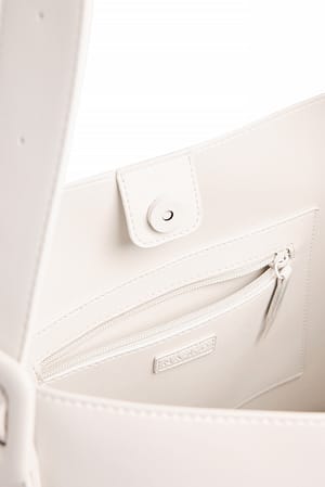 Image 3 of 6