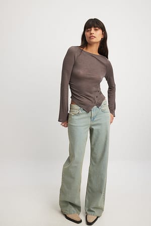 Top met knopendetail