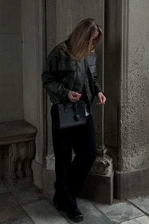 Khaki Kunstlederjacke mit hohem Kragen