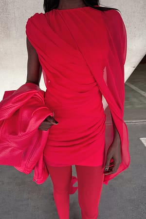 Red Drapert minikjole i chiffon