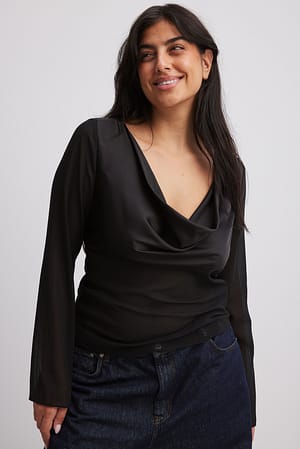 Chiffontop med satindetalje