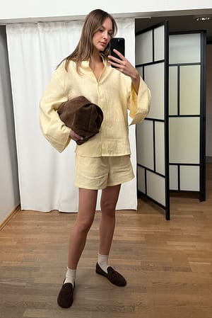 Light Yellow Shorts med løbegang