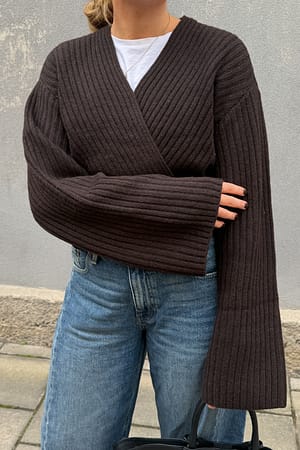 Dark Brown Overlap Rib Strikkegenser