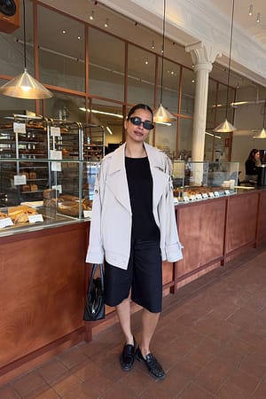 Black Bermuda-Shorts aus Leinenmischung mit mittlerer Taille