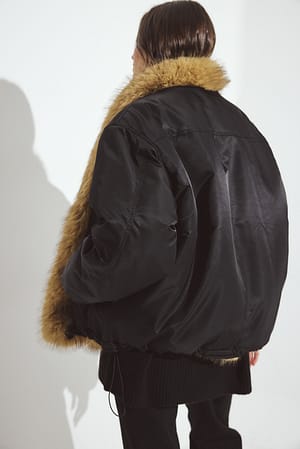 Image 2 of 7