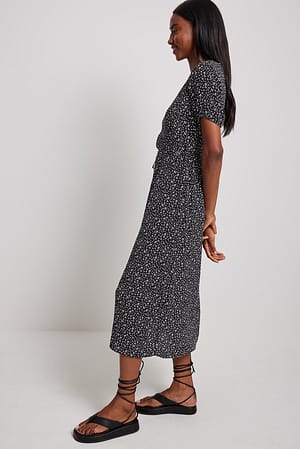 Fließendes Midikleid
