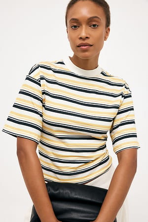 Yellow Camiseta de algodón con cuello de embudo