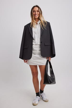 Gerafftes, fließendes Hemdkleid