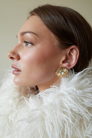 Gold Ohrringe mit Golddetail