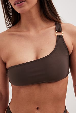 Haut de bikini asymétrique à détail doré