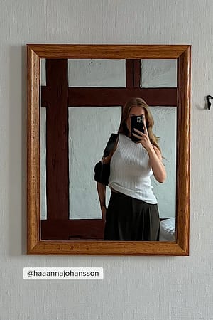 White Fine Knitted Sleeveless Top