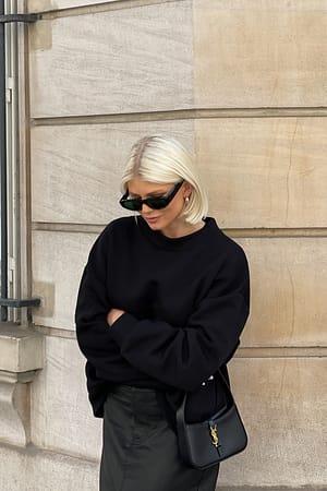 Højhalset sweatshirt med detalje