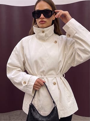 Beige Gabardina de cuello alto