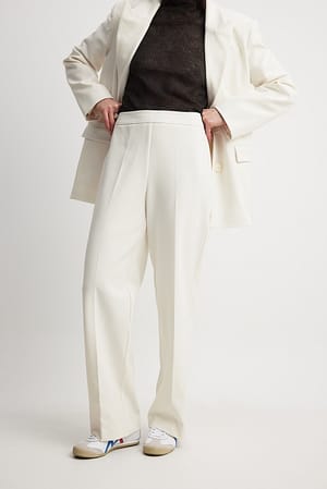 Gerade Jeans mit hoher Taille
