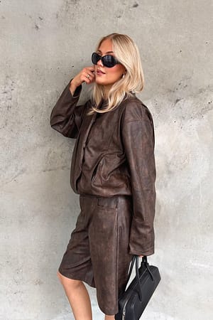 Dark Brown Kort PU-jacka med omlottdetalj