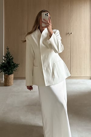 Offwhite Maxirock aus Satin mit mittelhoher Taille
