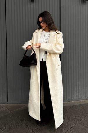 Offwhite Lang frakke med lige pasform