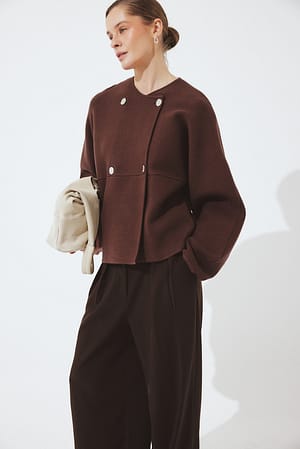 Brown Strikket cardigan med knappedetaljer
