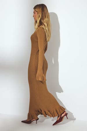Image 2 of 7