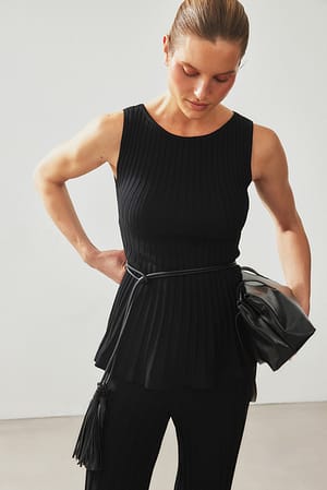 Black Strikket peplumtop i rib