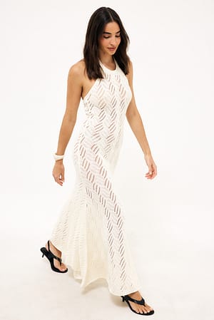 Offwhite Maxikleid ausgestrickt mit Bindeband