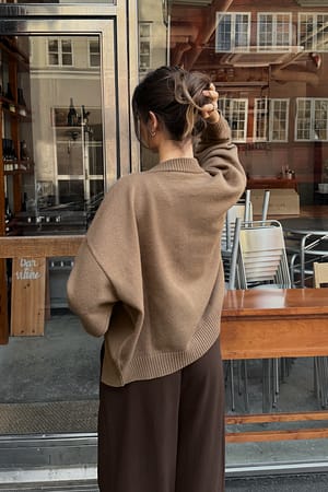 Image 2 of 7