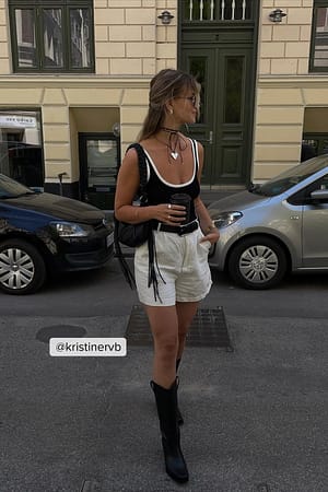 Tætsiddende ribbet top