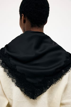 Black Écharpe à bordure en dentelle
