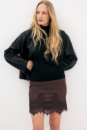 Brown Kjol i satin med spets