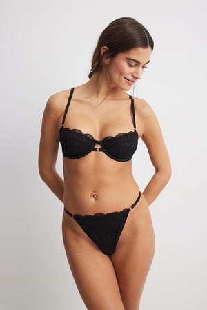 String en dentelle