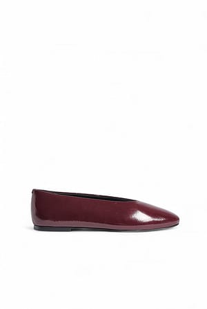 Aubergine Leather Ballerina