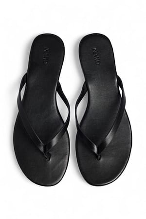 Black Hvide læderflipflops