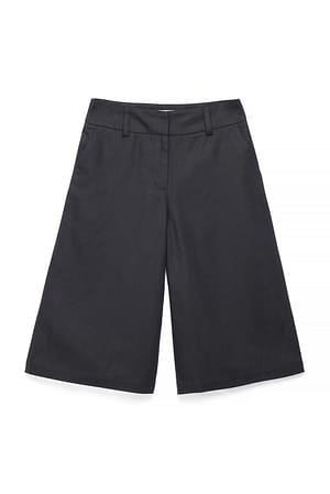 Black Bermuda-Shorts aus Leinenmischung mit mittlerer Taille
