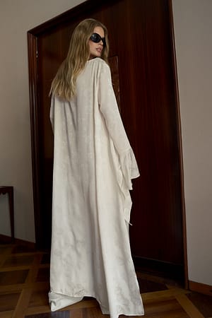 Image 2 of 7