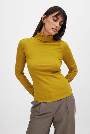 Image 2 of 4