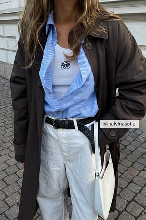 Let vatteret klassisk trenchcoat