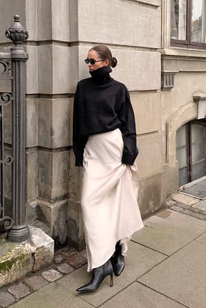 Champagne Falda maxi de satén con cintura media