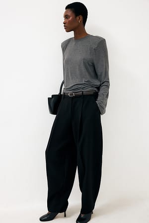 Black Hochgeschnittene, schmal zulaufende, maßgeschneiderte Hose