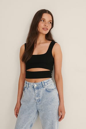 Black Resirkulert kort singlet med ribber og åpne partier