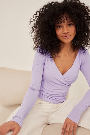 Lilac Wikkeltop met hartvormige halslijn
