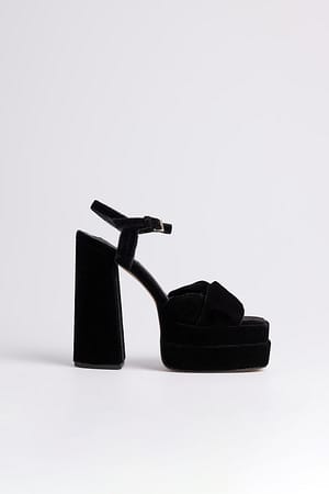 Black Knotted Plateau Heels